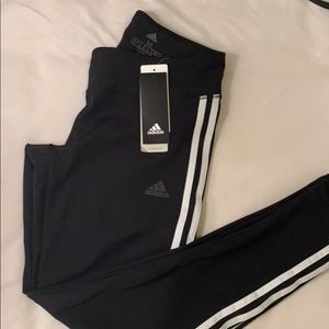 *CLOSET SALE-OFFER/BUNDLE* 
Black Adidas Leggings